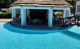 Beautiful Apartment For Rent In Quinta Do Lago With Excellent Resort Facilities Close To Lake And Beach.