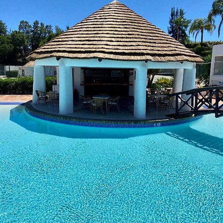 Beautiful Apartment For Rent In Quinta Do Lago With Excellent Resort Facilities Close To Lake And Beach. Exterior photo