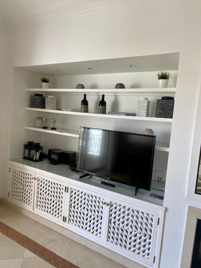 Beautiful Apartment For Rent In Quinta Do Lago With Excellent Resort Facilities Close To Lake And Beach. Exterior photo