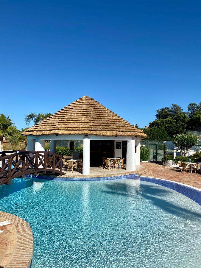 Beautiful Apartment For Rent In Quinta Do Lago With Excellent Resort Facilities Close To Lake And Beach. Exterior photo